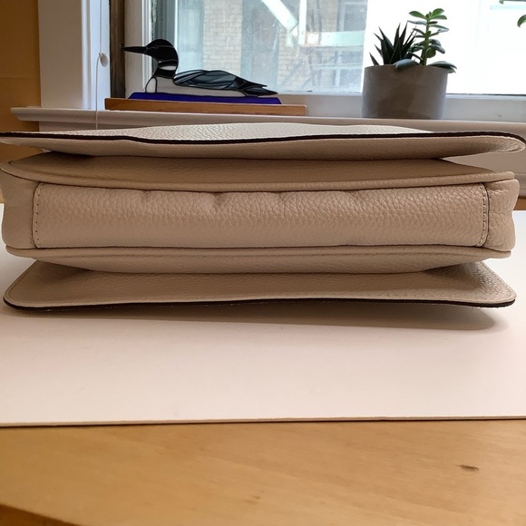 GUESS Bone Korry Crush Shoulder Bag Scandi Girl Style - Picture 5 of 14